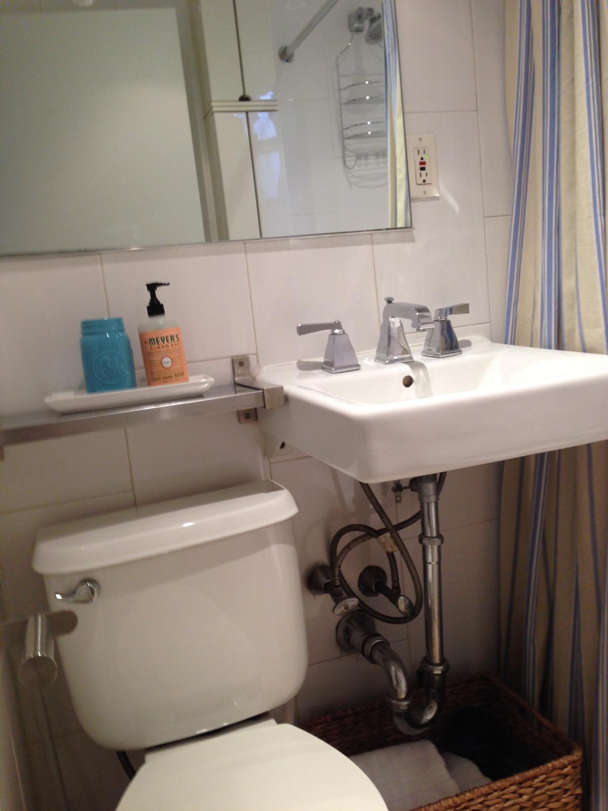 Bathroom with tub