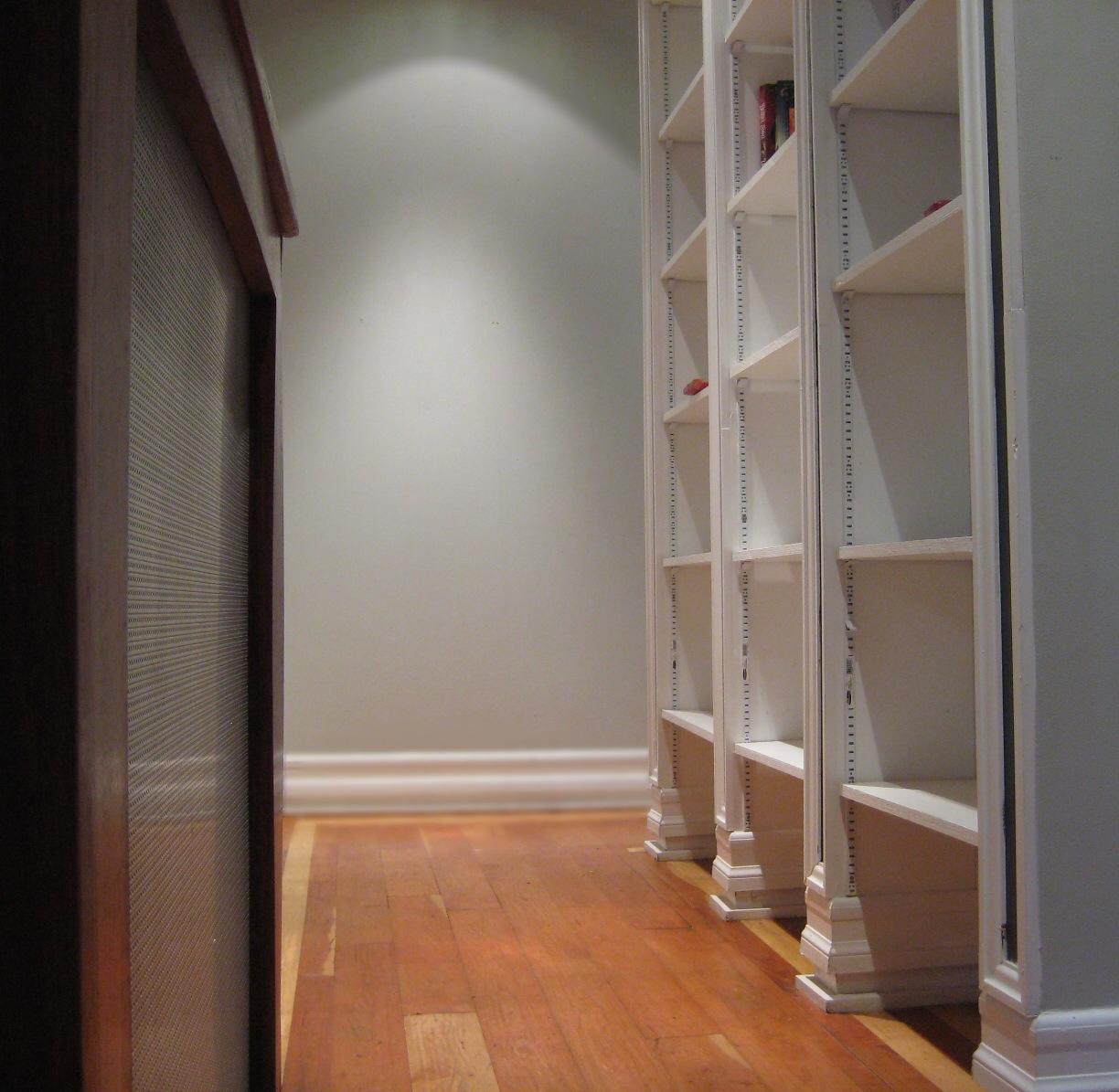 Built-in bookshelves in the hall